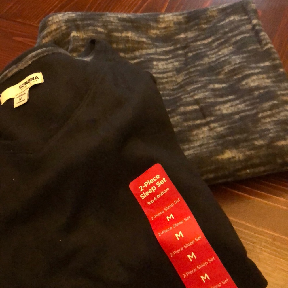 NWT SONOMA PAJAMA SET SIZE MED